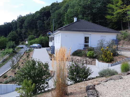 Freistehendes und barrierefreies Einfamilienhaus in Südhanglage Pfälzer Wald