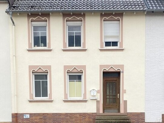 Haus mit Entwicklungspotenzial in Losheim am See zu verkaufen!