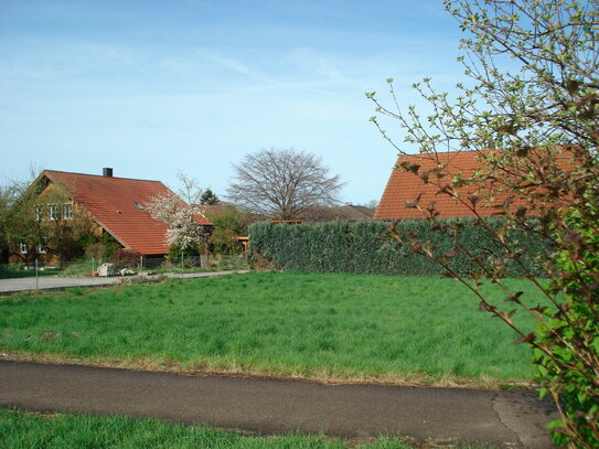 ebener Bauplatz, bahnhofsnah und auch ruhig