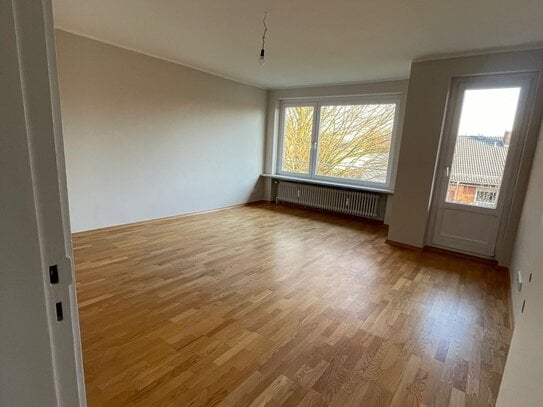 NEU // Billstedt // 2-Zi. Whg. m. Balkon, Kellerabteil, EBK / saniert 2025 // Besichtigung nach Anmeldung!