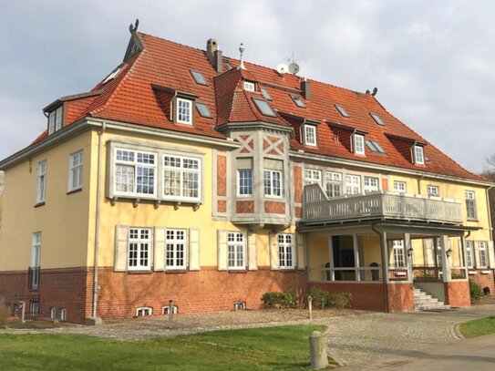 Top gepflegte 3-Zi.-Whg.mieten: Wohnküche, Terrasse & Garten auf Gutshof bei Salzhausen - Pferdehaltung möglich!