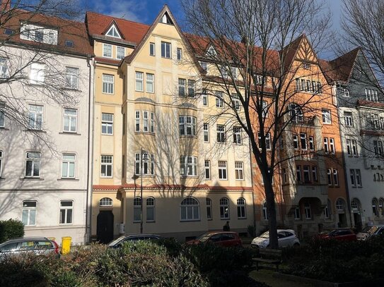 Vermietete 2-Zimmer Dachgeschoss-Maisonett Wohnung im Damenviertel