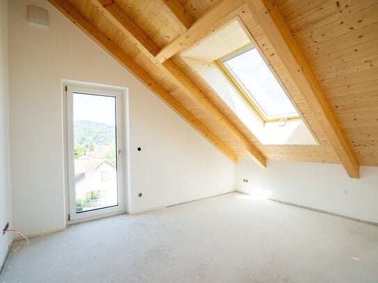 Neubau Erstbezug mit Bergblick: 4-Zimmer-Maisonette-Wohnungen in Bestlage