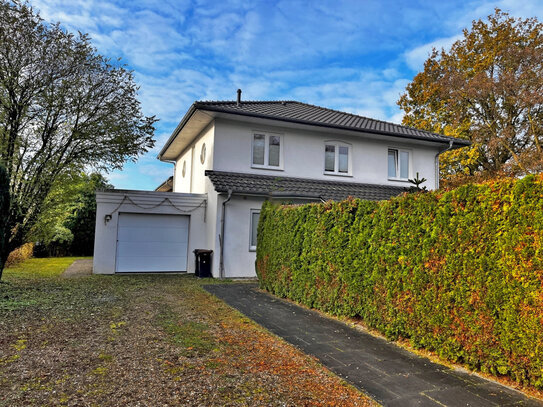 VON PRIVAT | Stadtvilla in Seerosenpark | 6 Zi., 180 m², freistehend,Garage, Garten, uvm..