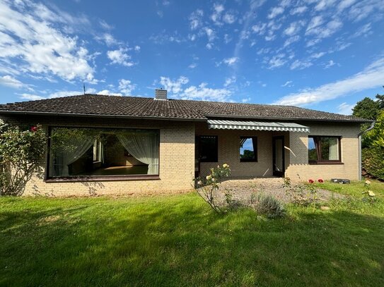 Bungalow mit idyllischem Grundstück