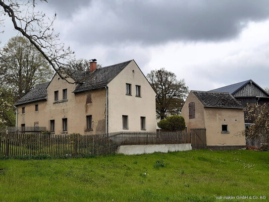 Einfamilienhaus für Handwerker mit Scheune in Pöhl