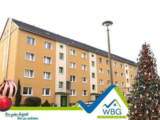 Weihnachtsangebot in Gornsdorf- zentrale und helle 3-Raum Wohnung!