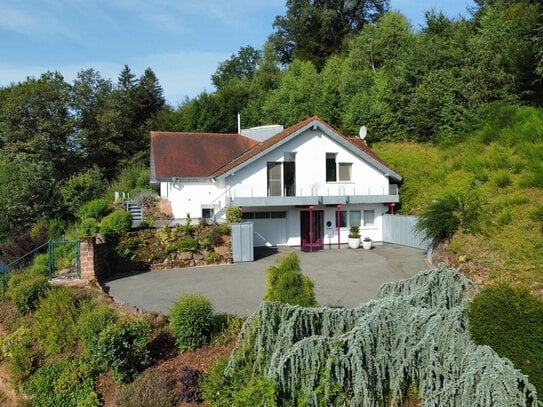 Modernes Einfamilienhaus, TOP Zustand, phantastischer Ausblick!