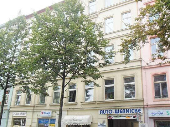 FAMILIEN AUFGEPASST! Schöne 3-Raum Whg. mit Laminat, Bad m. Fenster, Wanne; EBK mgl. - in der Südvorstadt!