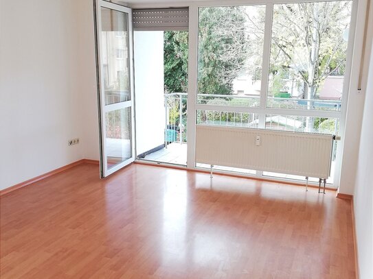 Ruhig gelegene 2-Zimmer-Wohnung im 1. OG mit Balkon