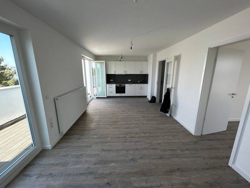 Sonnige 2 Zimmer Wohnung mit Einbauküche ! - Photo 1