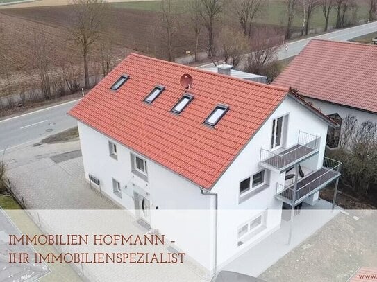 *** Helle Dachgeschosswohnung mit Balkon ***