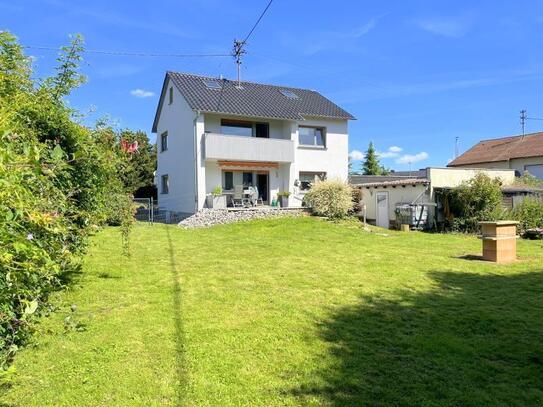 Reserviert - Ein /Zweifamilienhaus mit herrlichem Garten in ruhiger Lage von Halbs