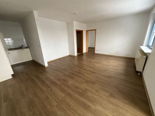 Helle 2-Zimmer-Wohnung mit Balkon und Einbauküche