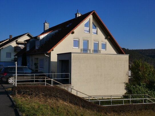 großzügiges Einfamilienhaus-DHH mit Garage und Garten in Südwestausrichtung