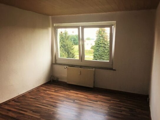 *Ruhige Lage* Frisch Renovierte 3,5 Zimmer Wohnung im 1.OG