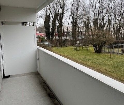 Brück Immobilien - *ERBBAU* Freie 3 Zi.-Eigentumswohnung mit Loggia