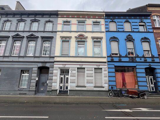 Siebenparteienhaus in der Nähe von VW Borgmann in Krefeld