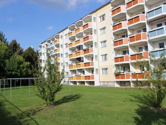 2 Raum Wohnung mit Balkon - Nähe Berzdorfer See!