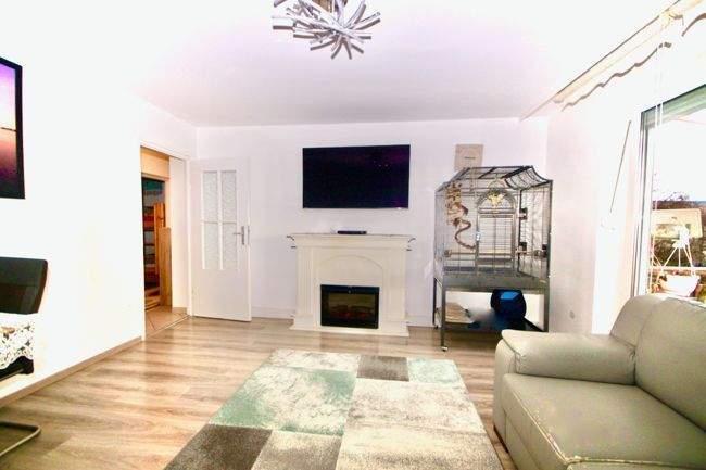 Ihre Ruheoase in Stadtnähe - kernsanierte, helle 2,5-Zimmer-Wohnung zum sofortigen Selbstbezug!