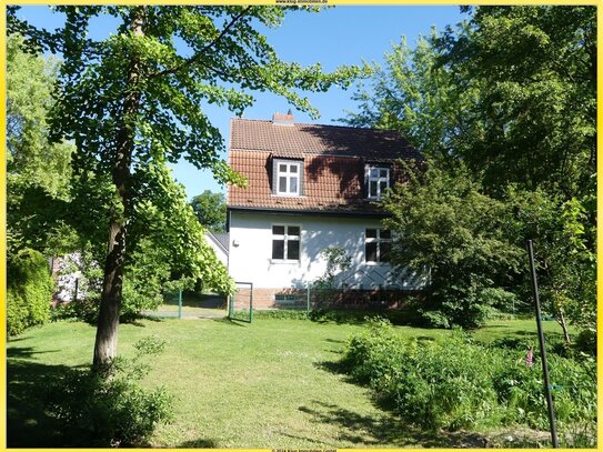 Hohen Neuendorf! Einfamilienhaus mit Keller, Garage und großem Grundstück im schönen Mädchenviertel