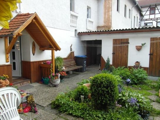 Schöne 4-Zimmer-Wohnung in Zweifamilienhaus in Tripits