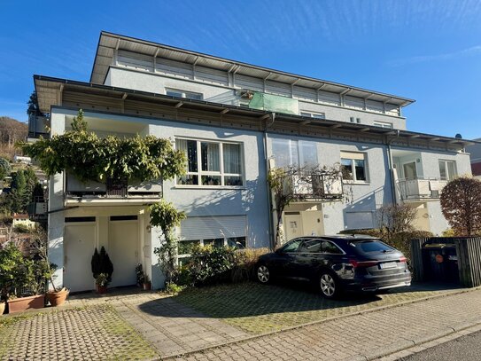 TRADITIONELL: VERMIETETE, GROSSZÜGIGE MAISIONETTE-WOHNUNG MIT TERRASSE UND STELLPLATZ!