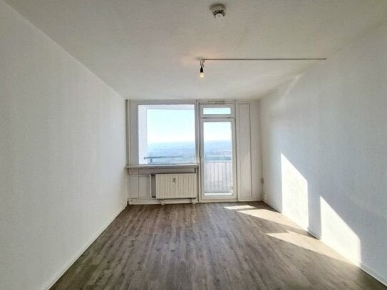 Hier findet jeder seinen Platz: interessante 3-Zi.-Wohnung mit Balkon und Aufzug!