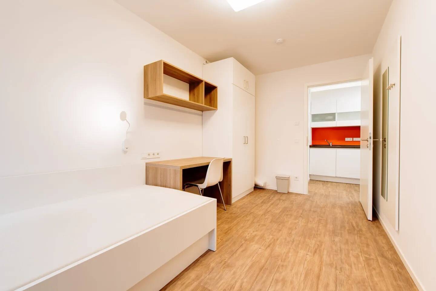 Mietrabatt - NUR FÜR STUDENTEN - Schönes Zimmer in 5-er Studenten-WG - Foto 1