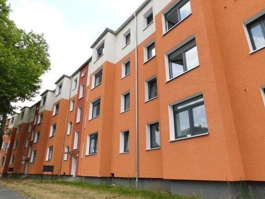 Zentrale 1-Zimmer-Single-Wohnung mit Balkon in Sanierungsphase