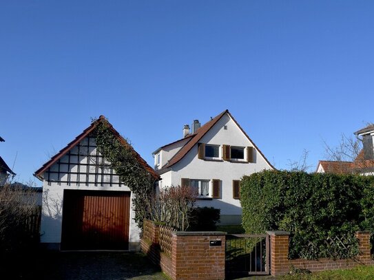 Charmantes Einfamilienhaus mit Gartenparadies in Seeheim