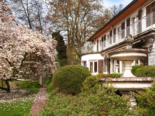 Außergewöhnliche Villa im Herzen Othmarschens auf einem ca. 3.000qm großen Grundstück