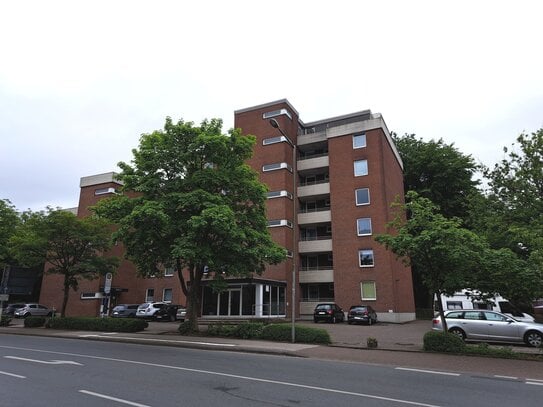 Zentral in Bünde gelegen: helle 2-Zimmer-Penthouse-Wohnung mit Balkon