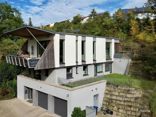 Exklusives Architektenhaus im Mettertal in unberührter Landschaft im Naturschutzgebiet