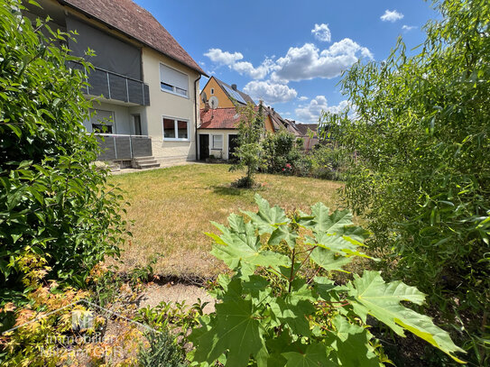 Schmuckes Zweifamilienhaus mit Garage in bevorzugter Lage von Beilngries