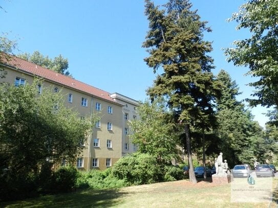 Bezugsfreie 2-Zimmerwohnung mit Balkon Nähe Treptower Park