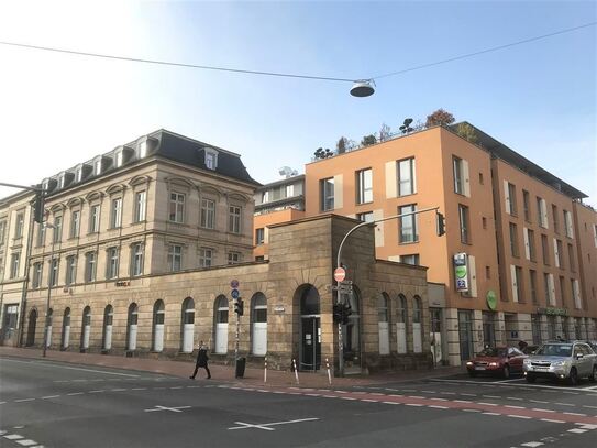 Zentral gelegene Büro- und Praxisräume 260 m² - Tiefgarage