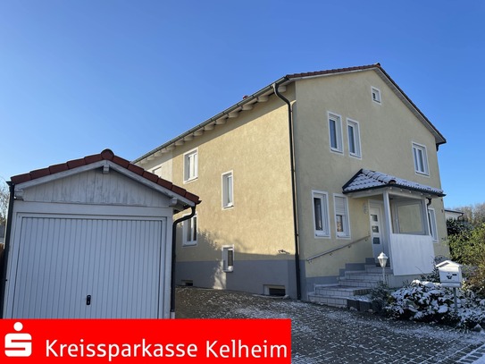 Top gepflegte Doppelhaushälfte mit Garage und Stellplatz in Mainburg