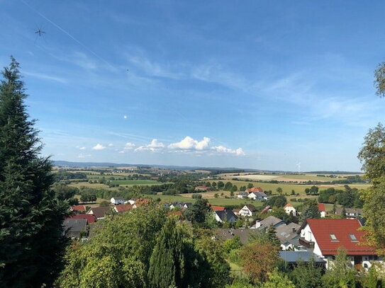 Suchen Sie ein großes Einfamilienhaus mit unverbaubarem Ausblick in die Weite?