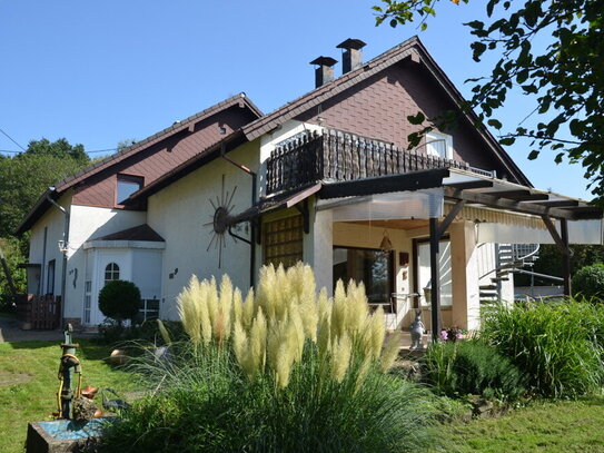 Alle unter einem Dach! Mehrgenerationenhaus zur individuellen Gestaltung mit großem Garten