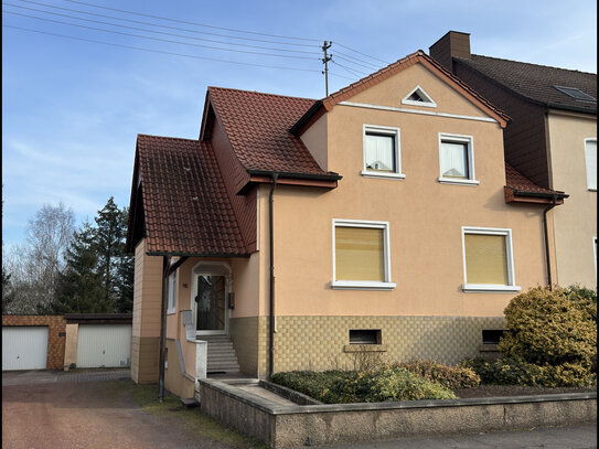 Wohnen, spielen, entspannen - Einfamilienhaus mit großem Garten zum Genießen !