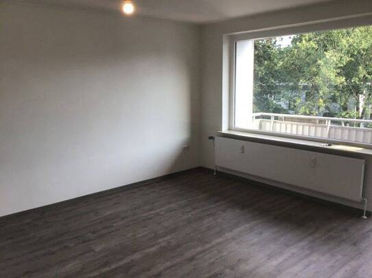 Renovierte 2,5-Zimmer-Wohnung mit Balkon