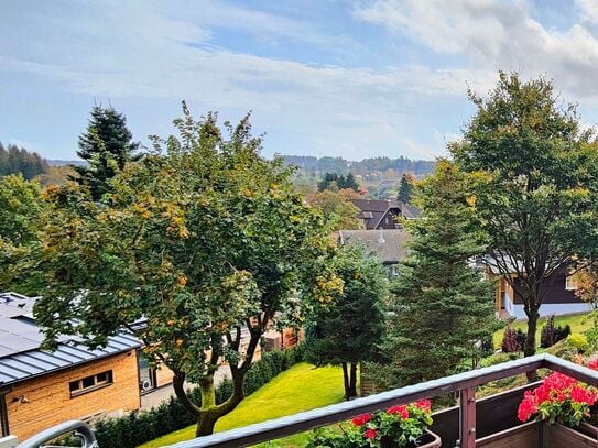 2 1/2 Zimmer Wohnung, Balkon (Süd), Parkplatz, Gäste-WC,