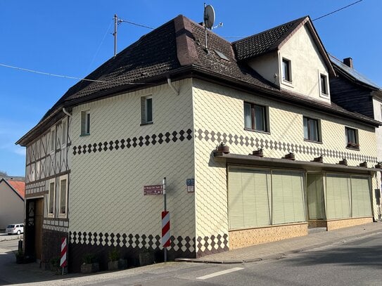 Ein- Zweifamilienhaus mit ehemaligem Ladenlokal in Windesheim zu verkaufen.