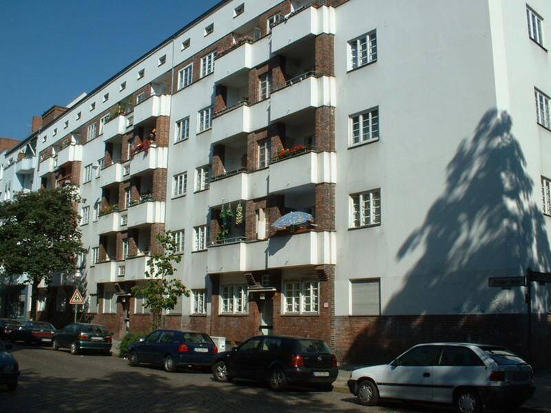 Mit WBS-berechtigtem Einkommen ins perfekte Familiennest - Photo 1