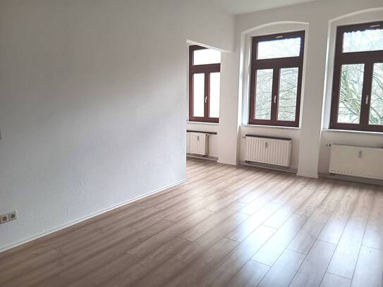 Helle 2 Raumwohnung mit offener Wohnküche