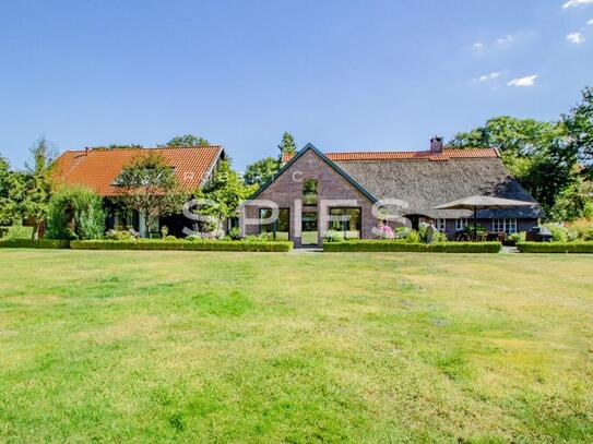 EEKENHOFF - A PLACE TO STAY. Einzigartiger Landsitz mit Pferdehaltung bei Oldenburg