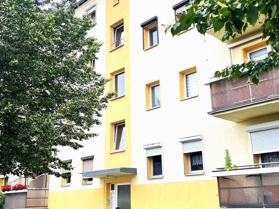 Anlageobjekt, hübsche, hochwertig sanierte 2-R.-Wohnung, 2. OG, in ruhiger Seitenstraße v. Köthen z. Verkauf !!!