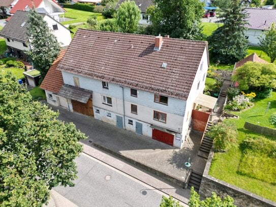 Viel Platz für die Familie! Haus mit Nebengebäuden und großem Grundstück wartet auf Sie!