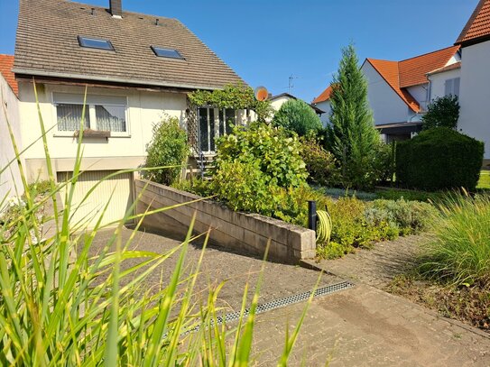 Einfamilienhaus mit großem Garten